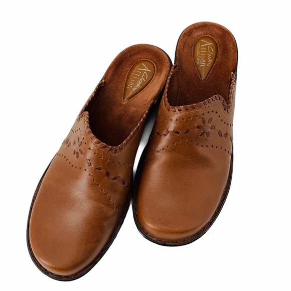 clarks artisan clogs